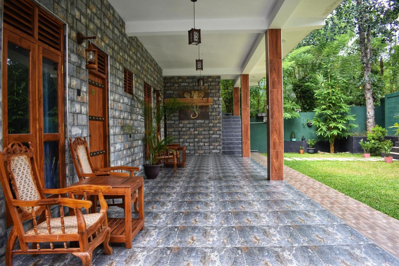 Forest Edge Safari Villa Udawalawe Exterior foto