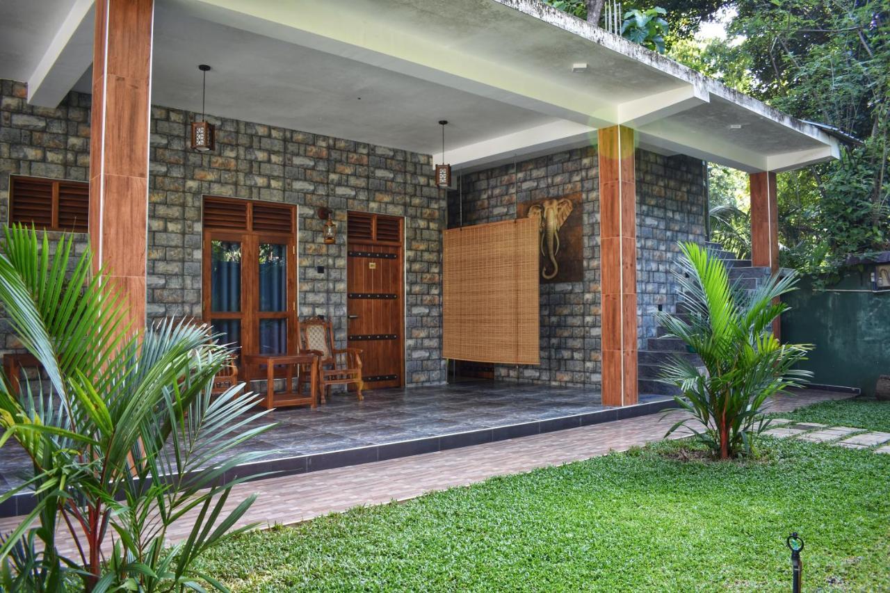 Forest Edge Safari Villa Udawalawe Exterior foto